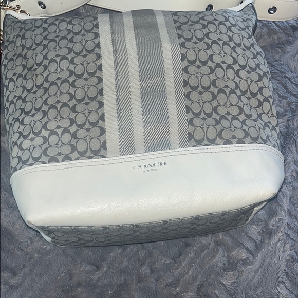 Coach Gray and White Geometric Shoulder Bag - Picture 7 of 17